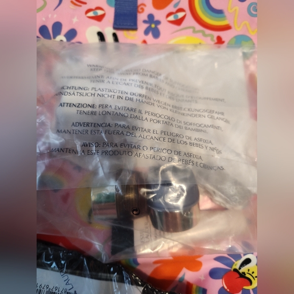 ESTEE LAUDER Bag And 3 Unopened Bags Of Estee Lauder Products. (New) - Picture 4 of 10